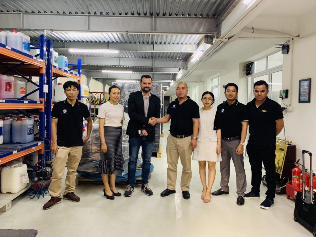 Ky ket hop dong tại Siêu Thị Máy Giặt Công Nghiệp