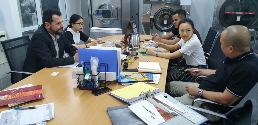 Siêu thị máy giặt công nghiệp và đối tác Thổ Nhỹ Kỳ