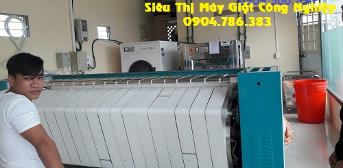 Máy là tại xưởng giặt ở Quảng Bình sau khi lắp đặt hoàn thiện