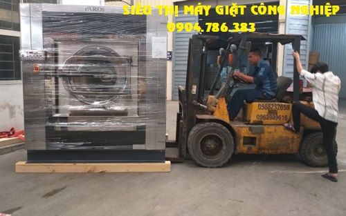  Đặt máy giặt công nghiệp vào vị trí lắp đặt