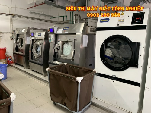 Lựa chọn máy giặt công suất từ 30kg đến 50kg phù hợp với khối lượng đồ khách sạn