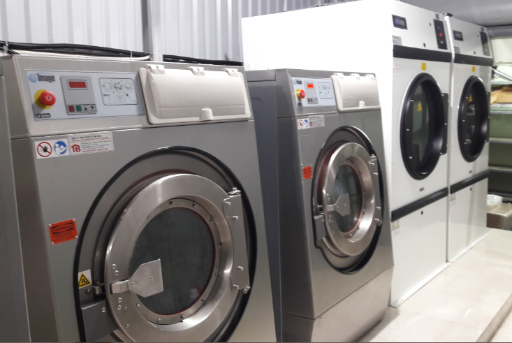 Chọn máy giặt công nghiệp hãng nào tốt, hãy lựa chọn thương hiệu uy tín