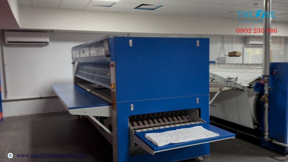 Máy gấp ga giường tự động