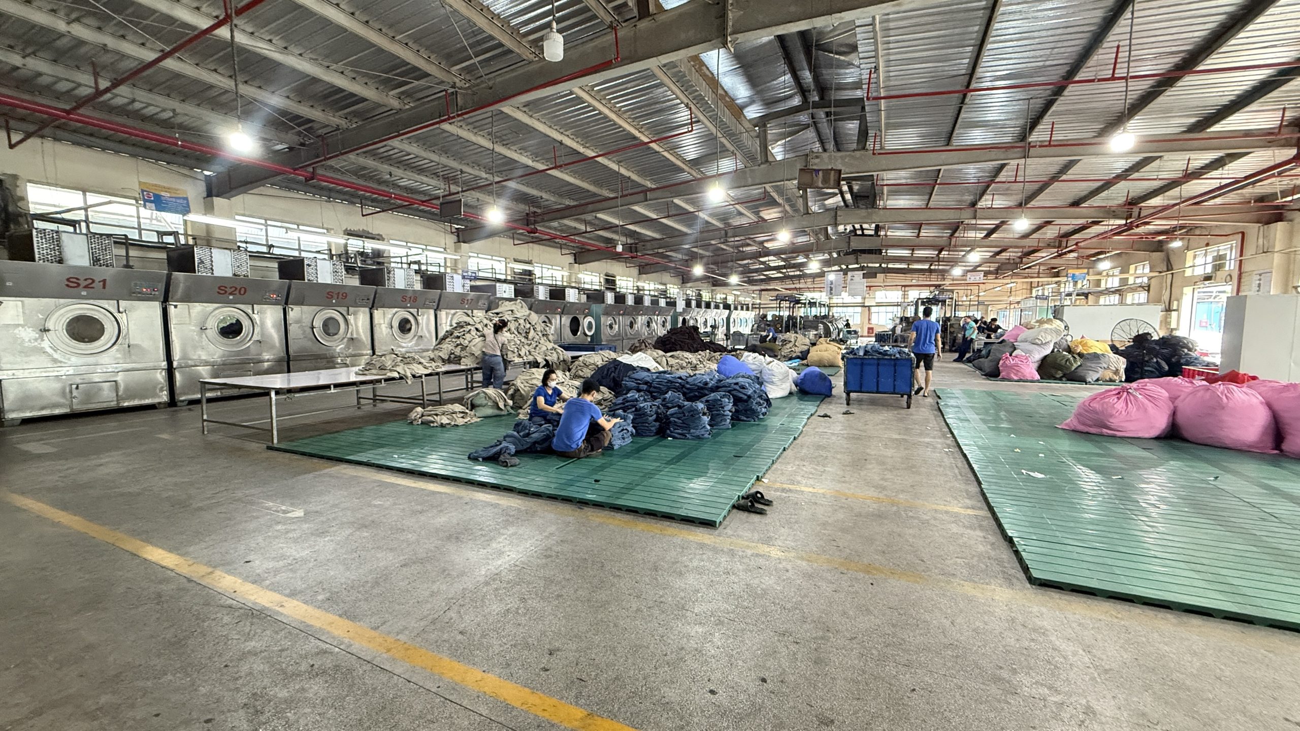 Xưởng giặt wash công nghiệp thực tế